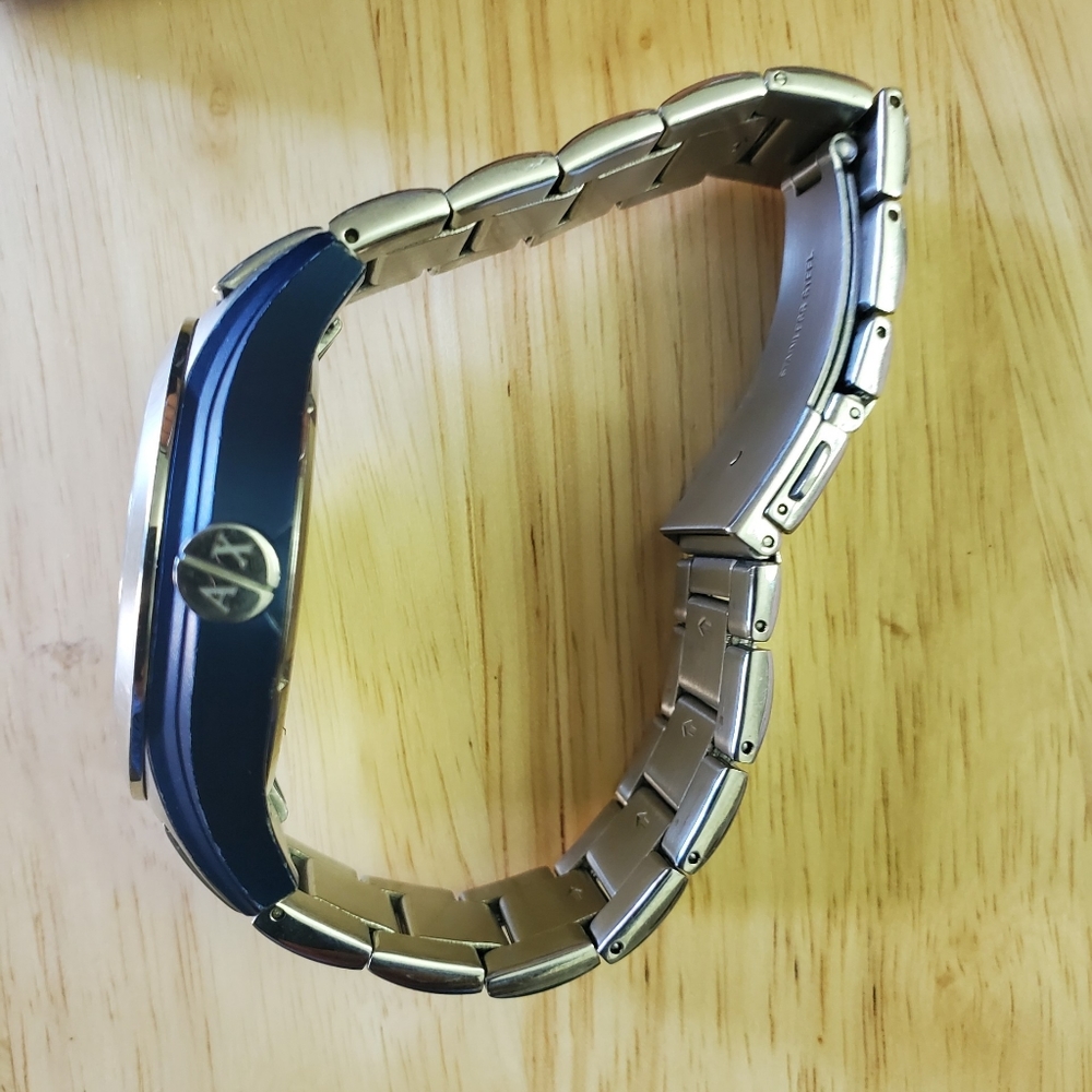 Watch - Picture 2 of 5